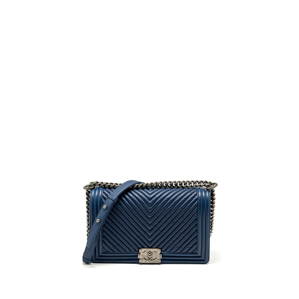 CHANEL NEW MEDIUM BOY BAG CHEVRON LAMBSKIN BLUE RUTHENIUM SHW