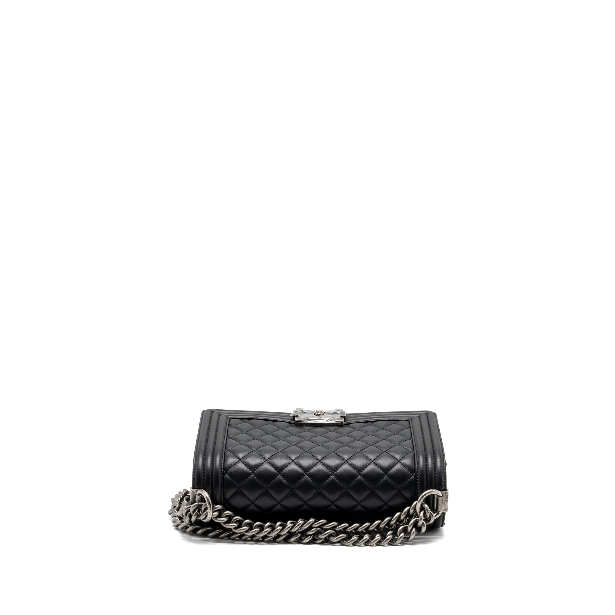 CHANEL MEDIUM BOY BAG CALFSKIN BLACK RUTHENIUM HARDWARE