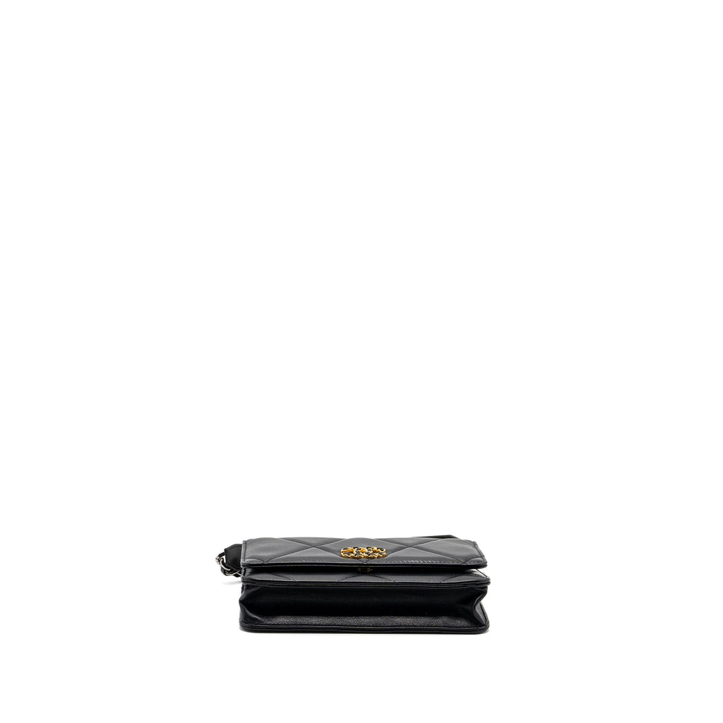 CHANEL 19 WALLET ON CHAIN LAMBSKIN BLACK MULTICOLOR HARDWARE