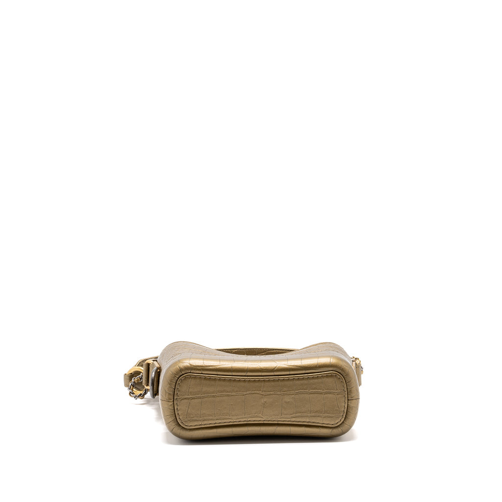 CHANEL SMALL GABRIELLE HOBO BAG WITH TOP HANDLE CROC-EMBOSSED CALFSKIN GOLD MULTICOLOUR HARDWARE