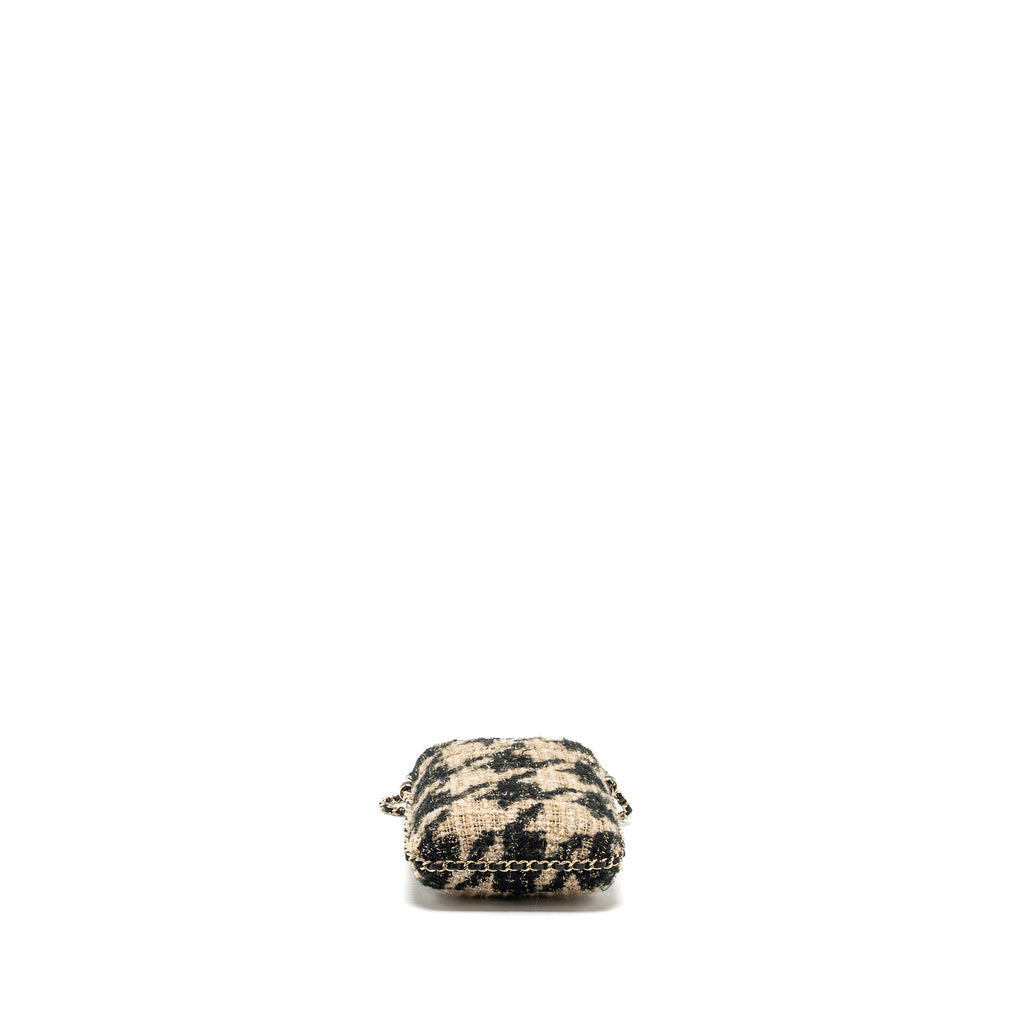 CHANEL VERTICAL PHONE CASE TWEED BEIGE / BLACK LGHW