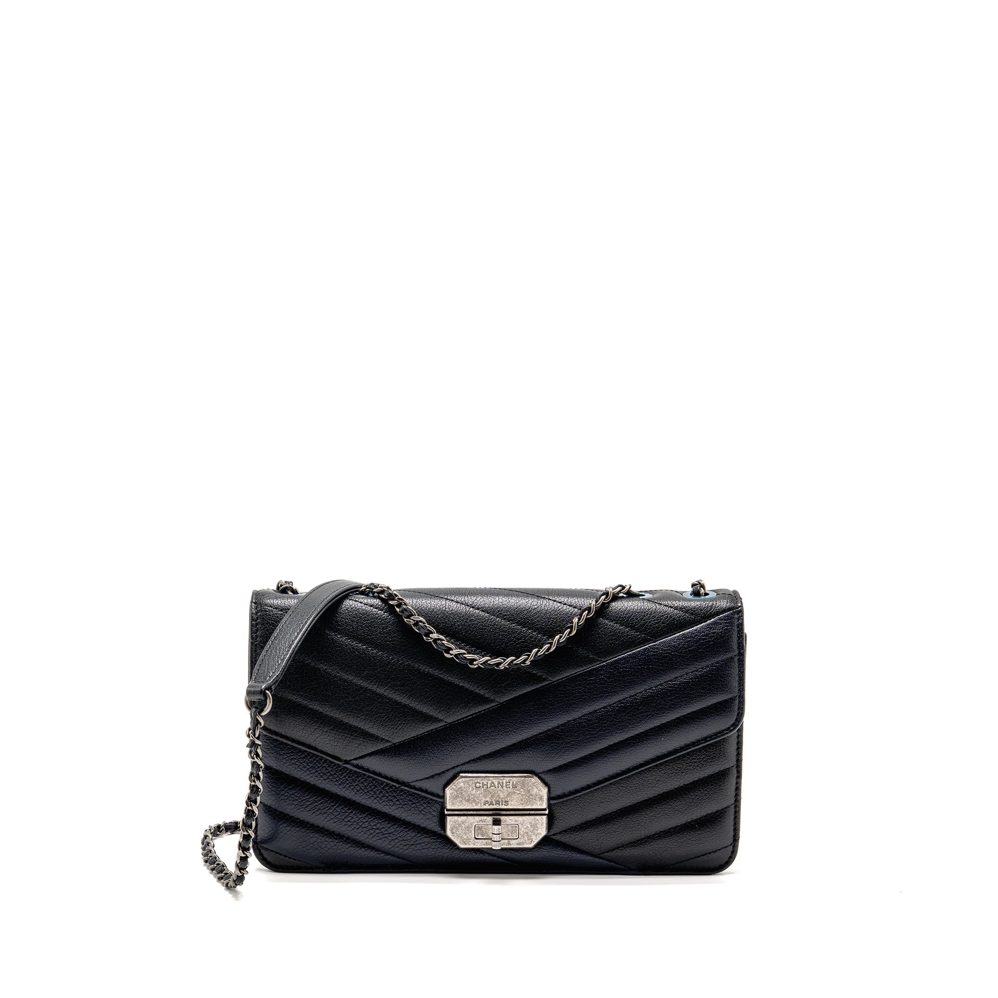 CHANEL ENVELOP METAL PLATE FLAP BAG CHEVRON CALFSKIN BLACK/NAVY RUTHENIUM SILVER HARDWARE