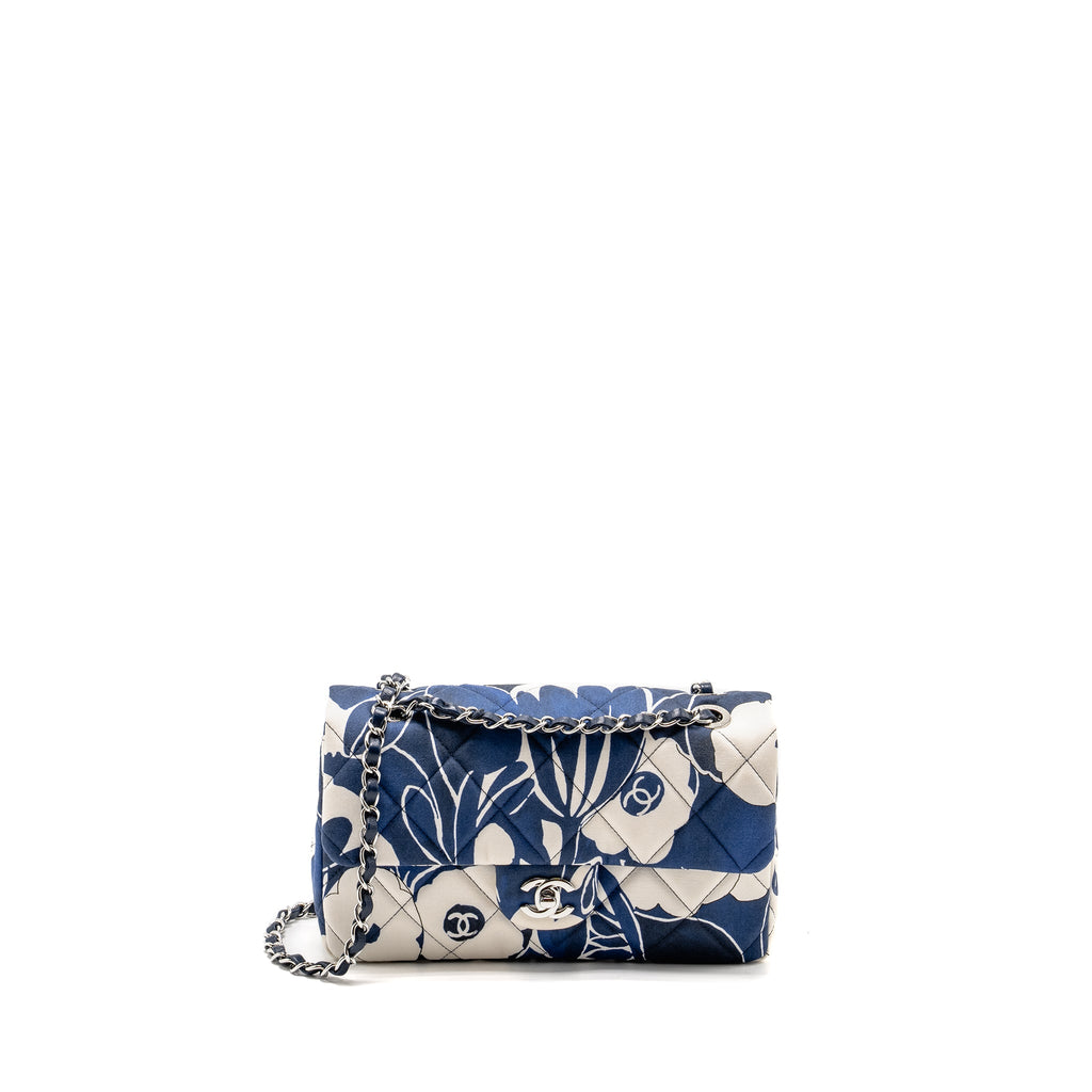 CHANEL MEDIUM LIMITED EDITION FLORA PRINTED CLASSIC FLAP BAG SILK BLUE/WHITE SHW (MICROCHIP)