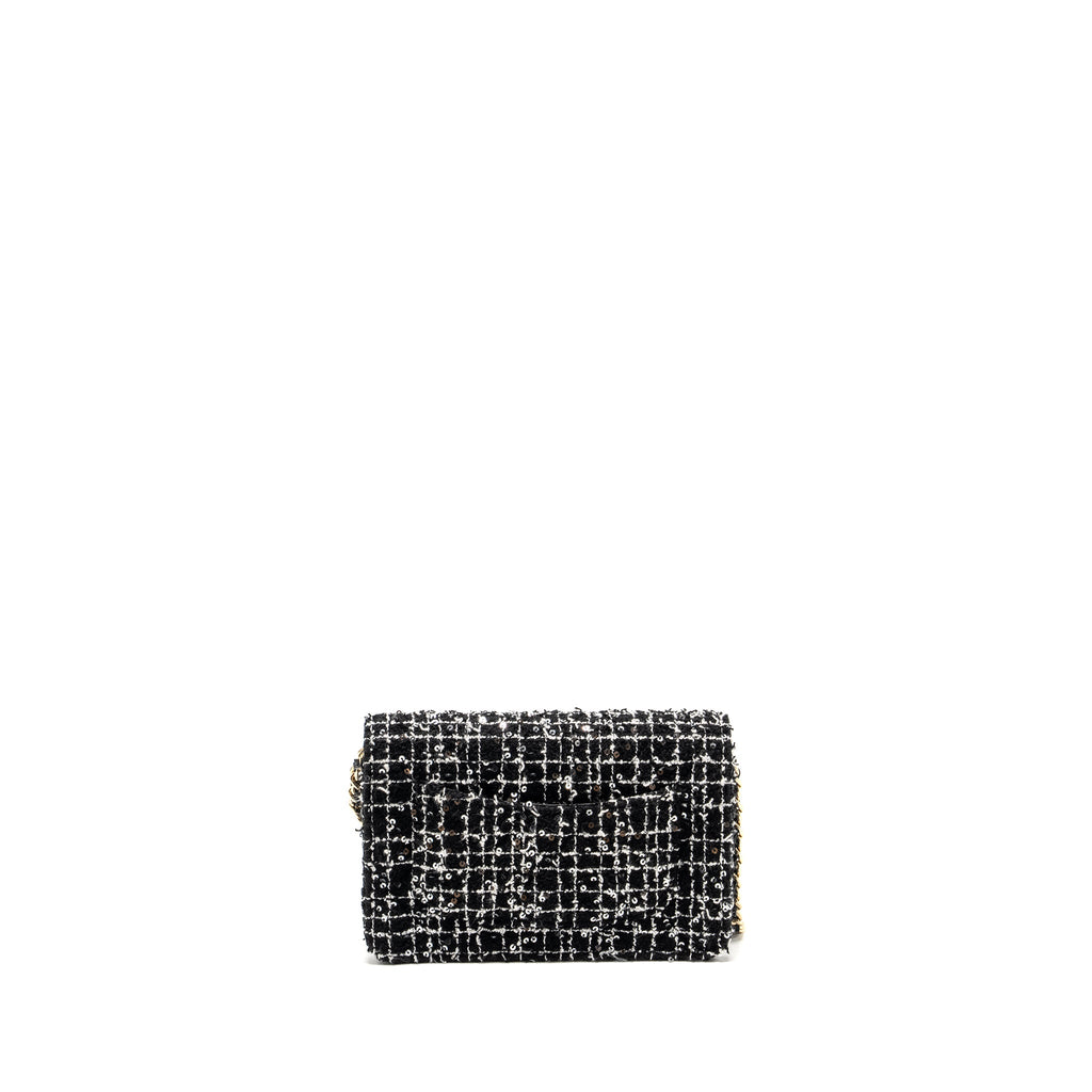 CHANEL 24P DETAIL CHAINS WALLET ON CHAIN TWEED/SEQUINS BLACK/WHITE LGHW (MICROCHIP)