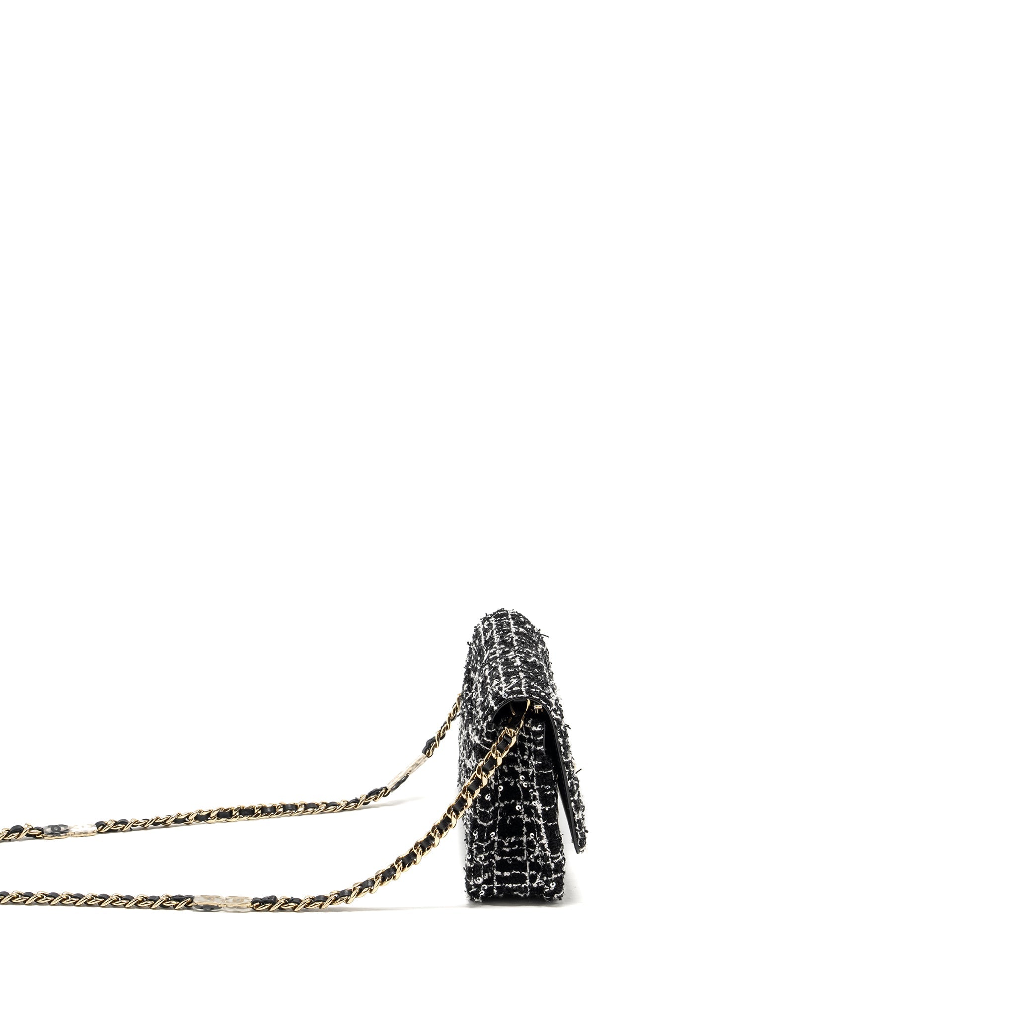 CHANEL 24P DETAIL CHAINS WALLET ON CHAIN TWEED/SEQUINS BLACK/WHITE LGHW (MICROCHIP)
