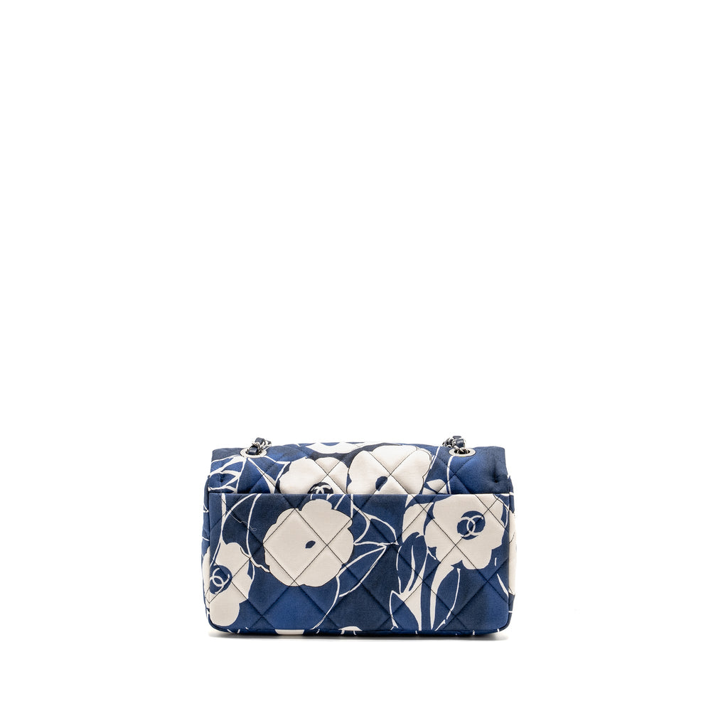CHANEL MEDIUM LIMITED EDITION FLORA PRINTED CLASSIC FLAP BAG SILK BLUE/WHITE SHW (MICROCHIP)