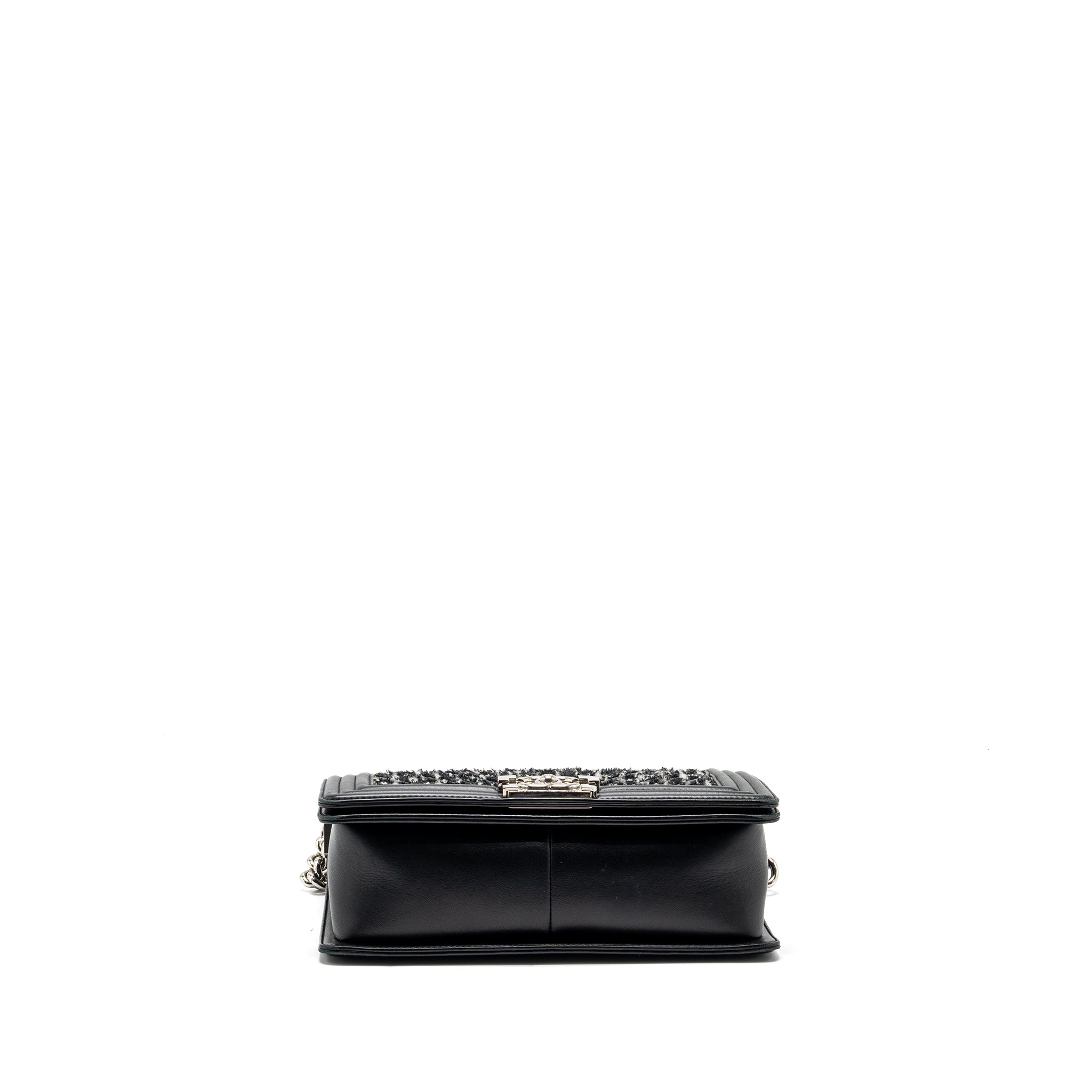 CHANEL MEDIUM BOY BAG TWEED/CALFSKIN BLACK/MULTICOLOUR SHW