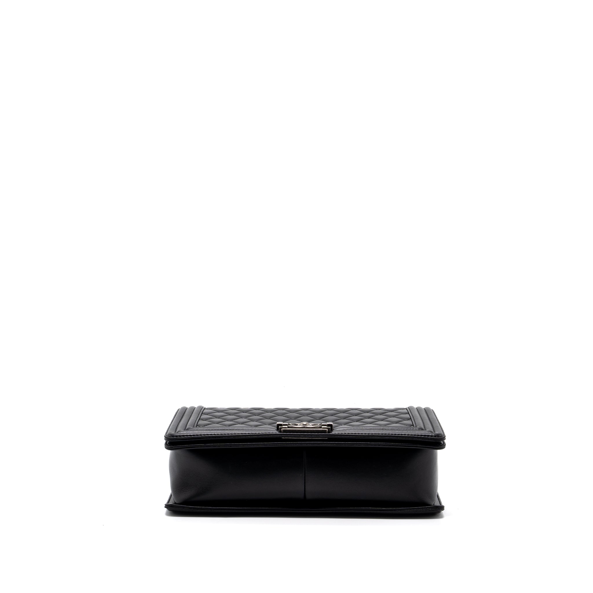 CHANEL NEW MEDIUM BOY BAG LAMBSKIN BLACK RUTHENIUM HARDWARE