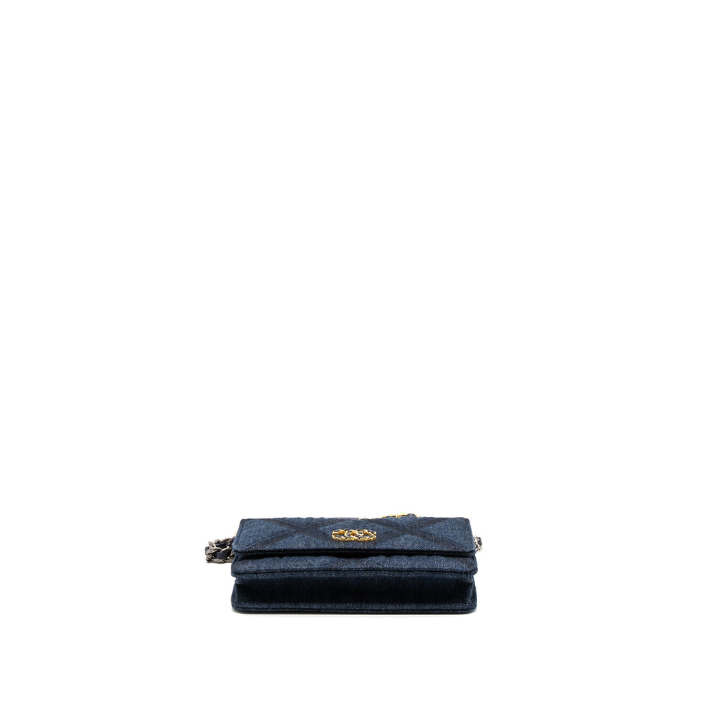CHANEL 19 WALLET ON CHAIN LIMITED DENIM DARK BLUE MULTICOLOUR HARDWARE (MICROCHIP)