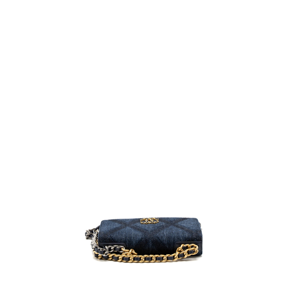 CHANEL 19 WALLET ON CHAIN LIMITED DENIM DARK BLUE MULTICOLOUR HARDWARE (MICROCHIP)