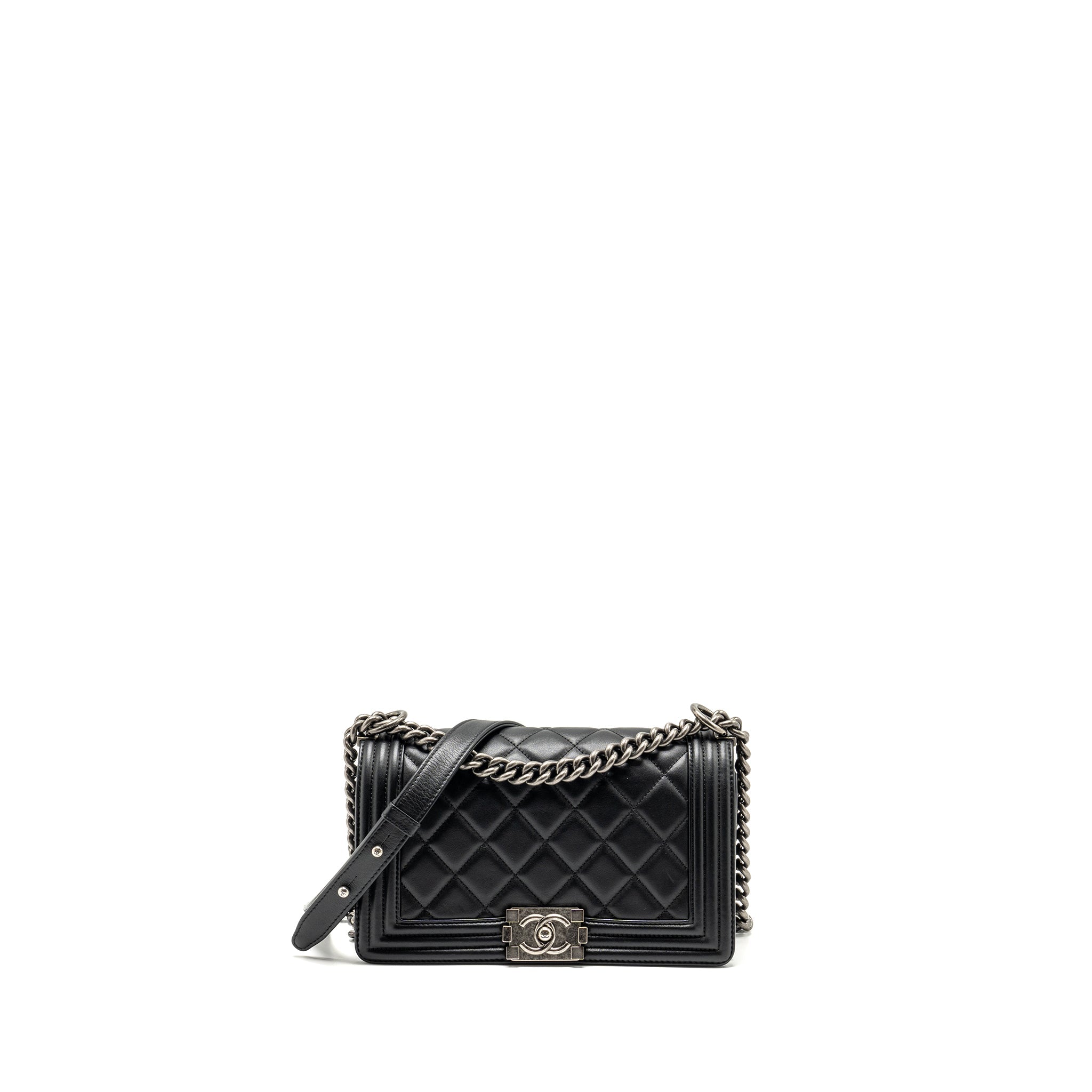 CHANEL MEDIUM BOY BAG CALFSKIN BLACK RUTHENIUM HARDWARE