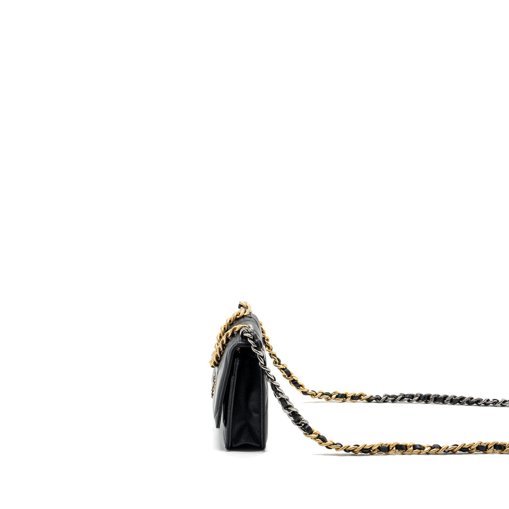 CHANEL 19 WALLET ON CHAIN LAMBSKIN BLACK MULTICOLOR HARDWARE (MICROCHIP)