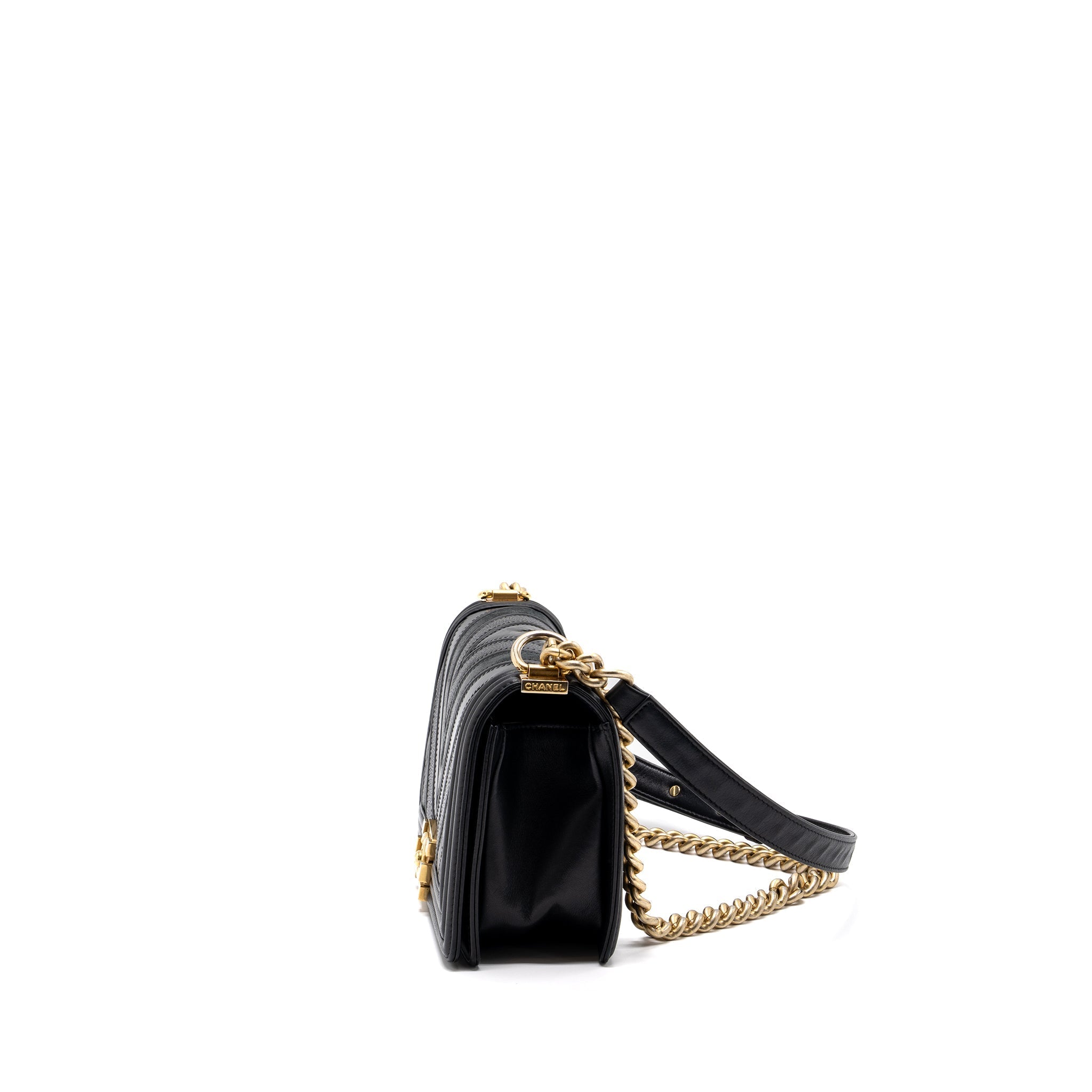 CHANEL MEDIUM BOY BAG CHEVRON CALFSKIN BLACK GHW