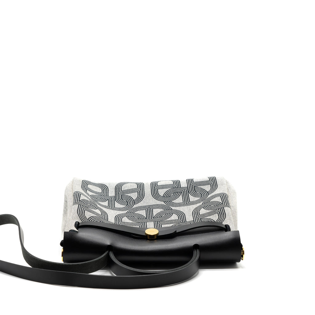 HERMES HERBAG 31 ZIP BAG TOILE H PLUME CANVAS / HUNTER LEATHER BLACK / ECRU GHW