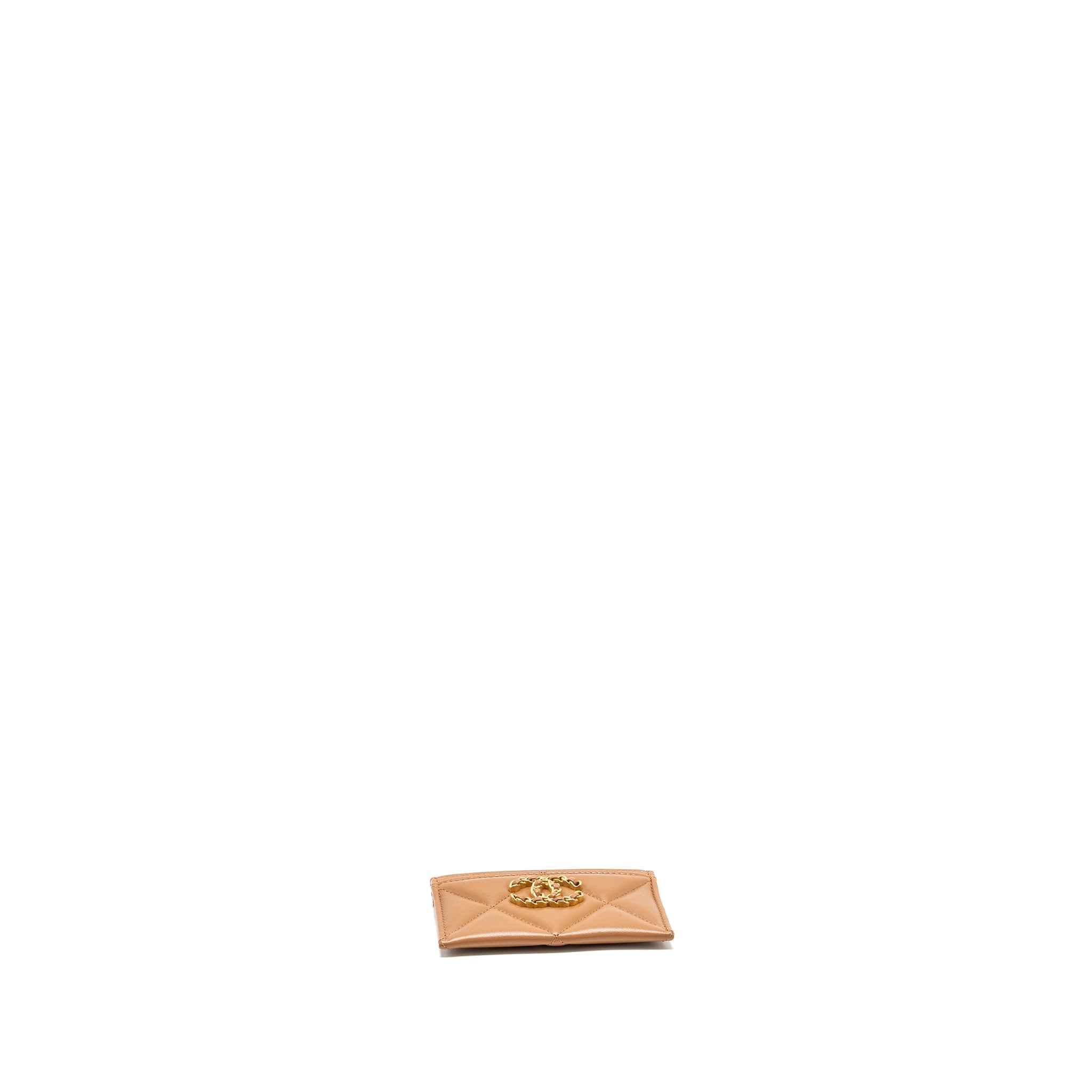 CHANEL 19 CARD HOLDER LAMBSKIN CARAMEL GHW (MICROCHIP)