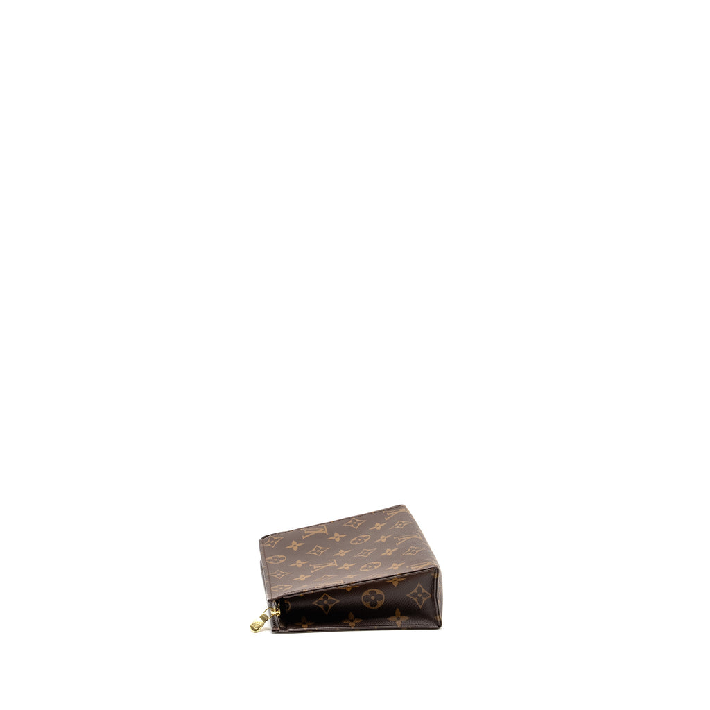 LOUIS VUITTON POCHE TOILETTE 19 MONOGRAM CANVAS GHW