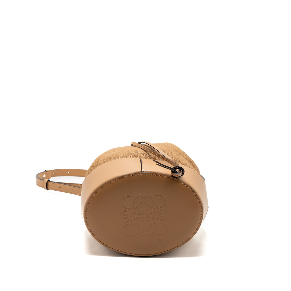 LOEWE BOLSO BALLOON BUCKET BAG CALFSKIN TOFFEE SHW