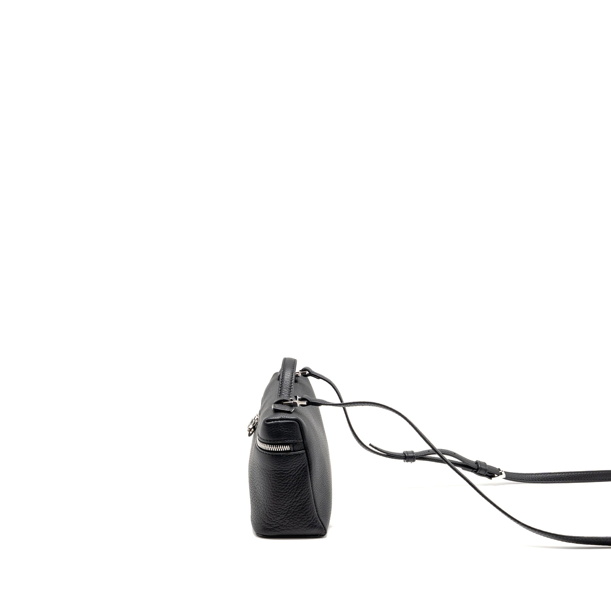 LORO PIANA EXTRA POCKET L19 GRAINED CALFSKIN BLACK SHW
