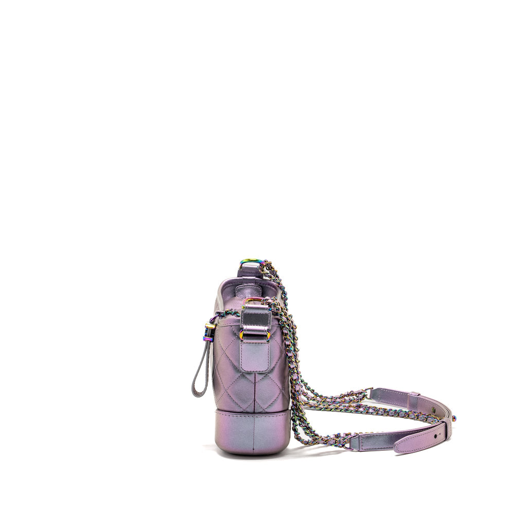 CHANEL SMALL GABRIELLE HOBO BAG CALFSKIN / LAMBSKIN IRIDESCENT LIGHT PURPLE MULTICOLOUR HARDWARE