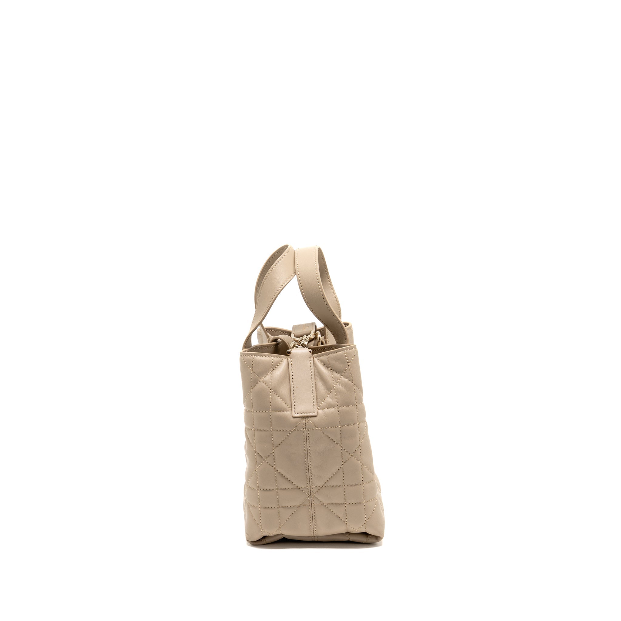 DIOR SMALL DIOR TOUJOURS VERTICAL TOTE BAG MACROCANNAGE CALFSKIN POWDER BEIGE LGHW