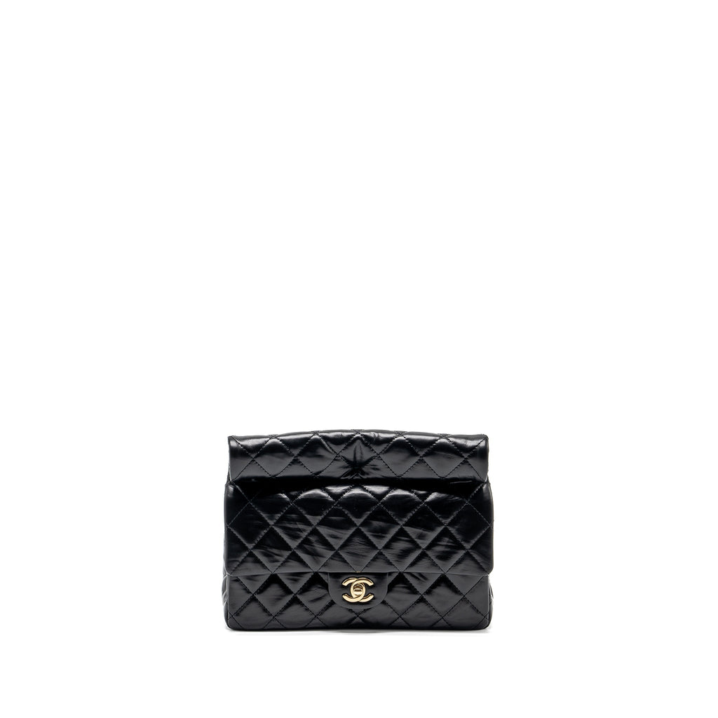 CHANEL 23A CLASSIC FLAP CLUTCH SHINY CALFSKIN BLACK LGHW (MICROCHIP)