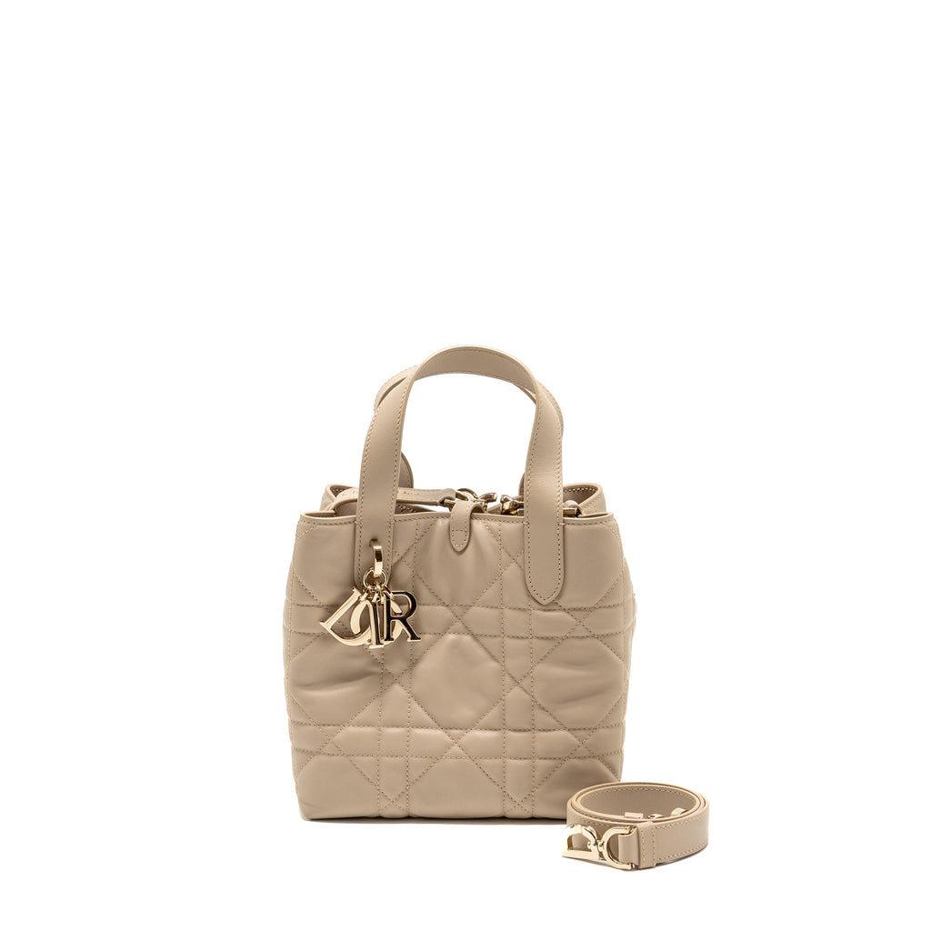 DIOR SMALL DIOR TOUJOURS VERTICAL TOTE BAG MACROCANNAGE CALFSKIN POWDER BEIGE LGHW