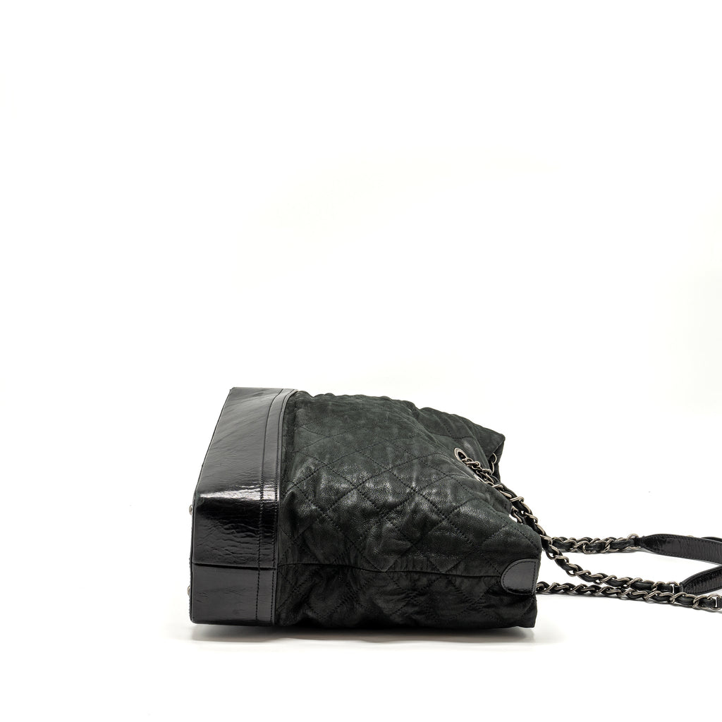 CHANEL LARGE QUILTED SHOULDER BAG CALFSKIN BLACK SHW