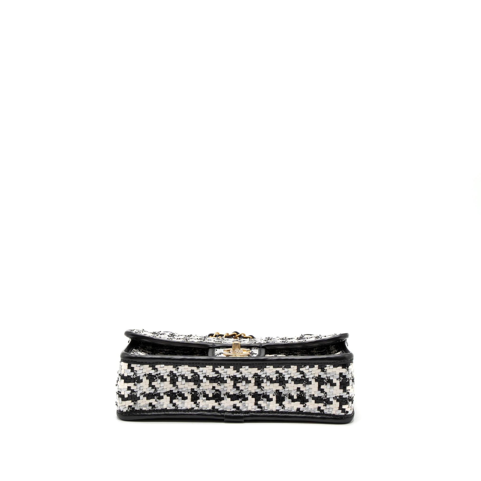 CHANEL 23C HOUNDSTOOTH WEAVING FLAP BAG TWEED/LAMBSKIN BLACK/WHITE BRUSHED GHW (MICROCHIP)