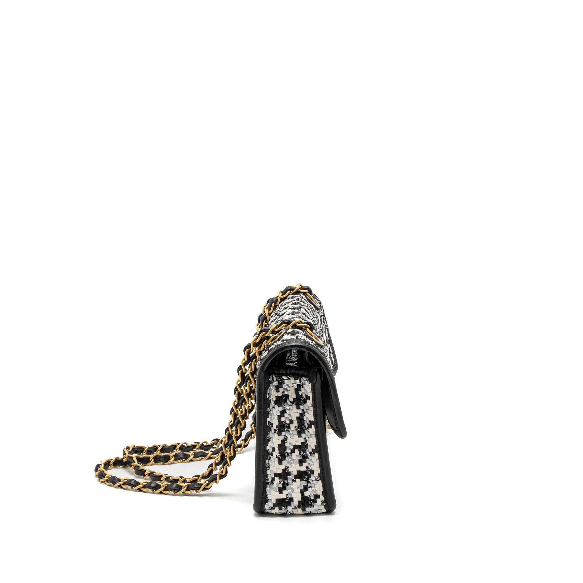 CHANEL 23C HOUNDSTOOTH WEAVING FLAP BAG TWEED/LAMBSKIN BLACK/WHITE BRUSHED GHW (MICROCHIP)