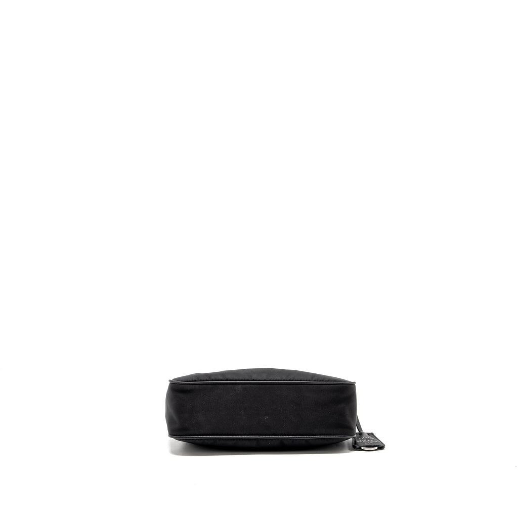PRADA RE-EDTION 2005 BAG NYLON BLACK SHW