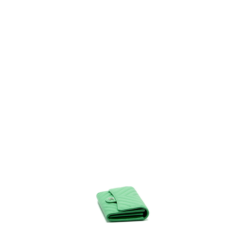 CHANEL CLASSIC FLAP WALLET CHEVRON CAVIAR GREEN SHW