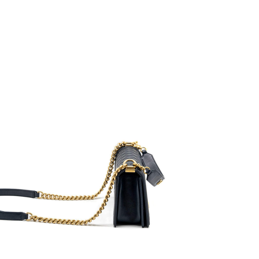 CHANEL 20B MEDIUM BOY BAG WITH TOP HANDLE CALFSKIN NAVY GHW