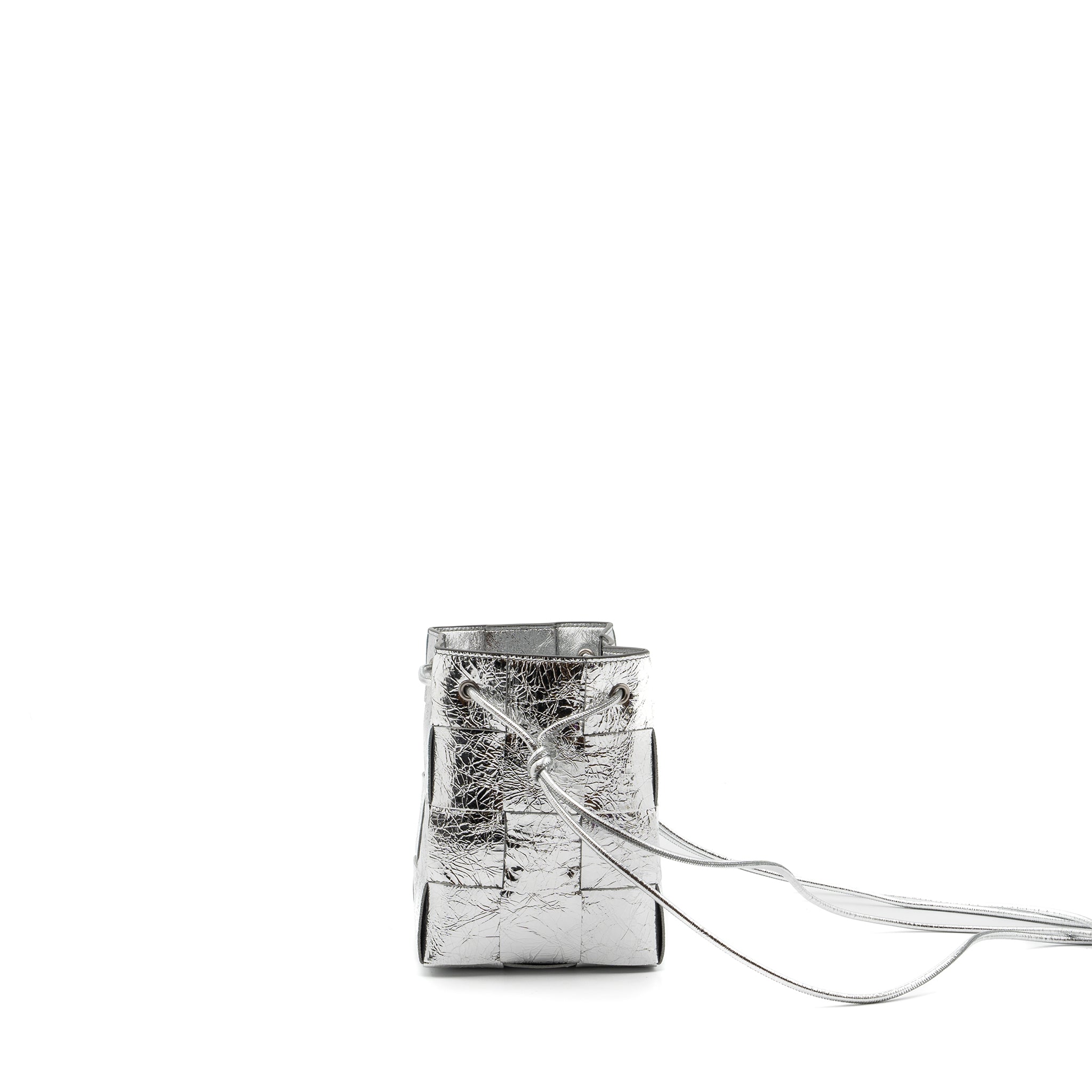 BOTTEGA VENETA SMALL CASSETTE CROSS-BODY BUCKET CALFSKIN SILVER SHW