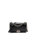 CHANEL CHEVRON MEDIUM BOY BAG CALFSKIN BLACK RUTHENIUM SHW