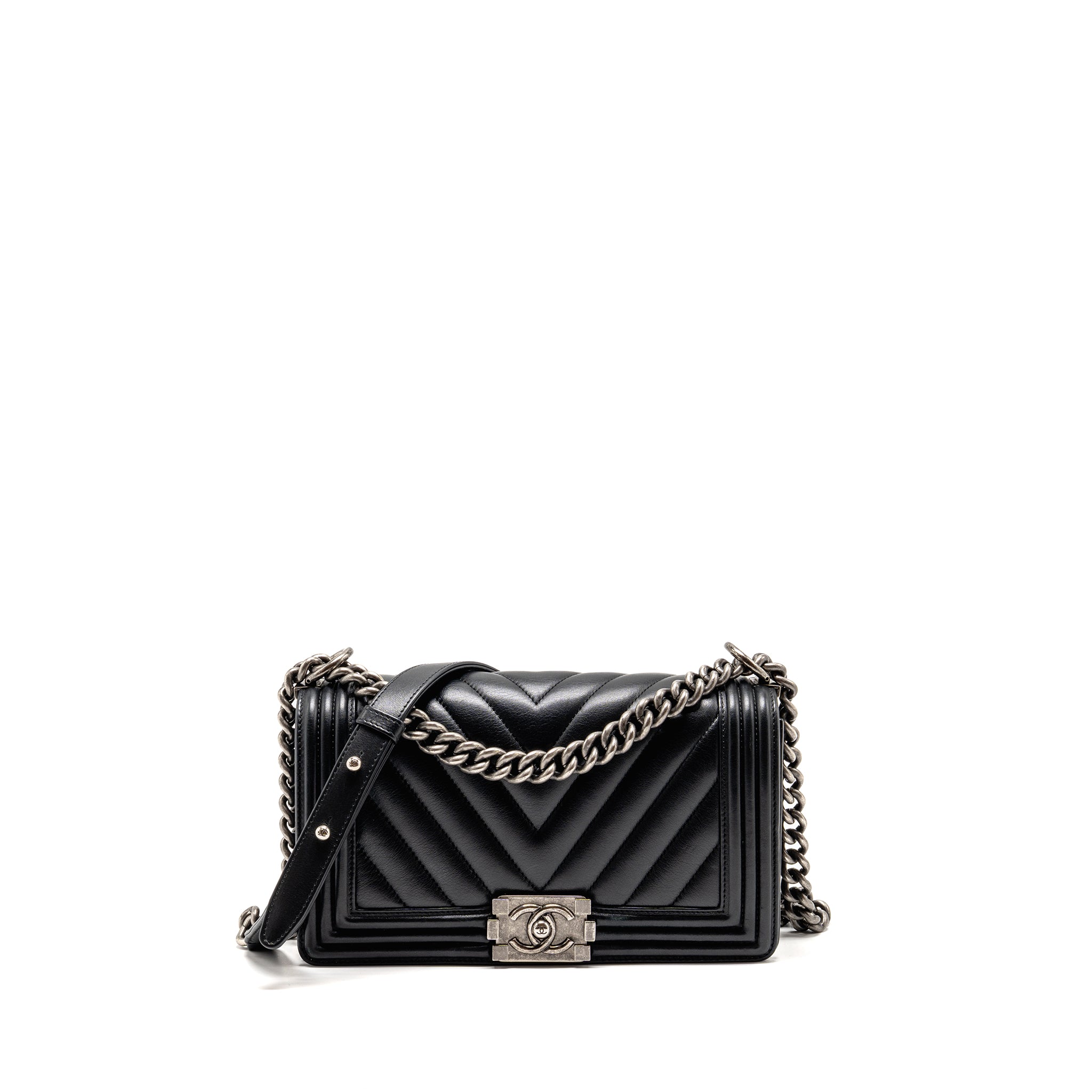 CHANEL CHEVRON MEDIUM BOY BAG CALFSKIN BLACK RUTHENIUM SHW