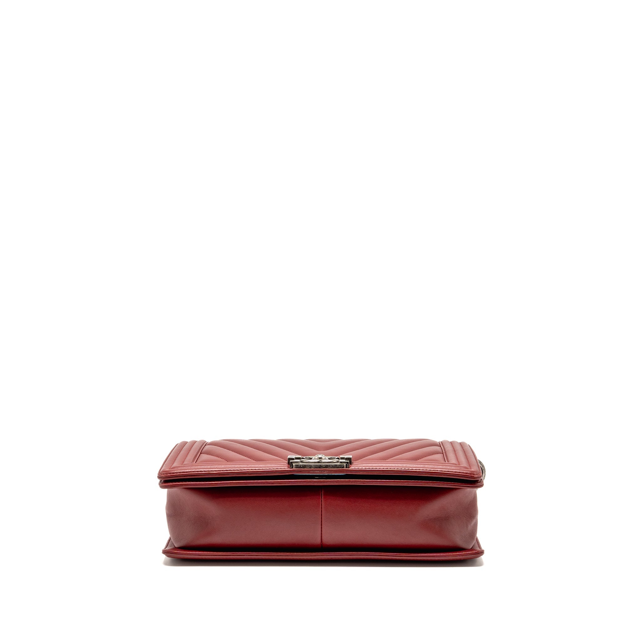 CHANEL CHEVRON NEW MEDIUM BOY BAG CALFSKIN RED RUTHENIUM HARDWARE