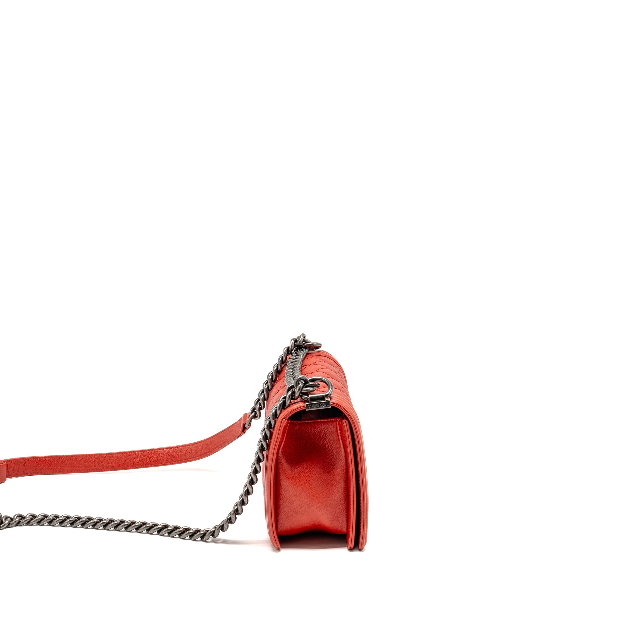 CHANEL QUILTED MEDIUM BOY BAG CALFSKIN RED RUTHENIUM SILVER HARDWARE