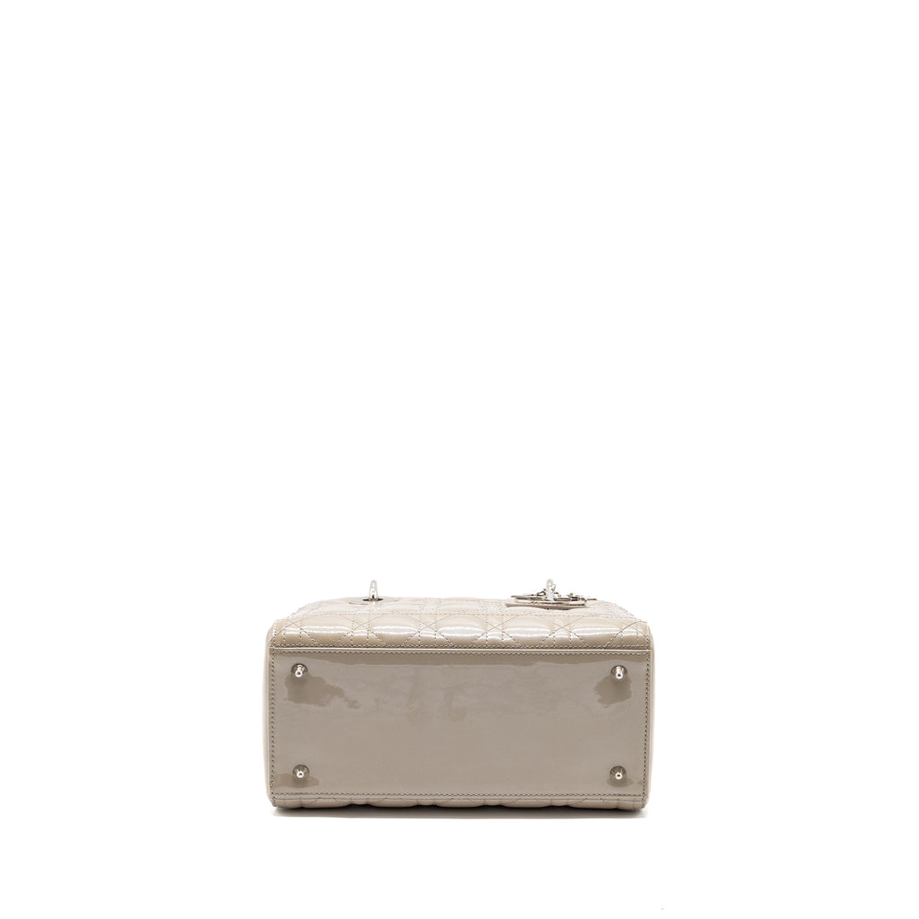 DIOR MEDIUM LADY DIOR PATENT LIGHT GREY SHW