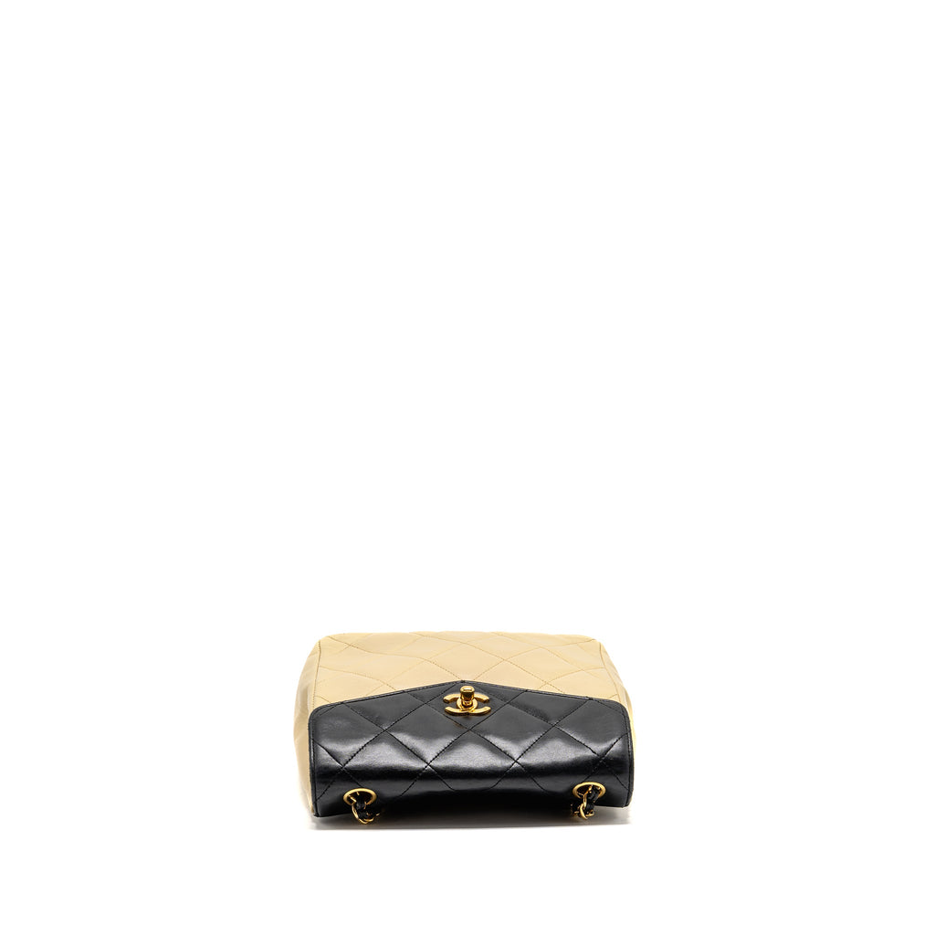 CHANEL VINTAGE QUILTED ENVELOPE FLAP BAG LAMBSKIN BEIGE / BLACK GHW