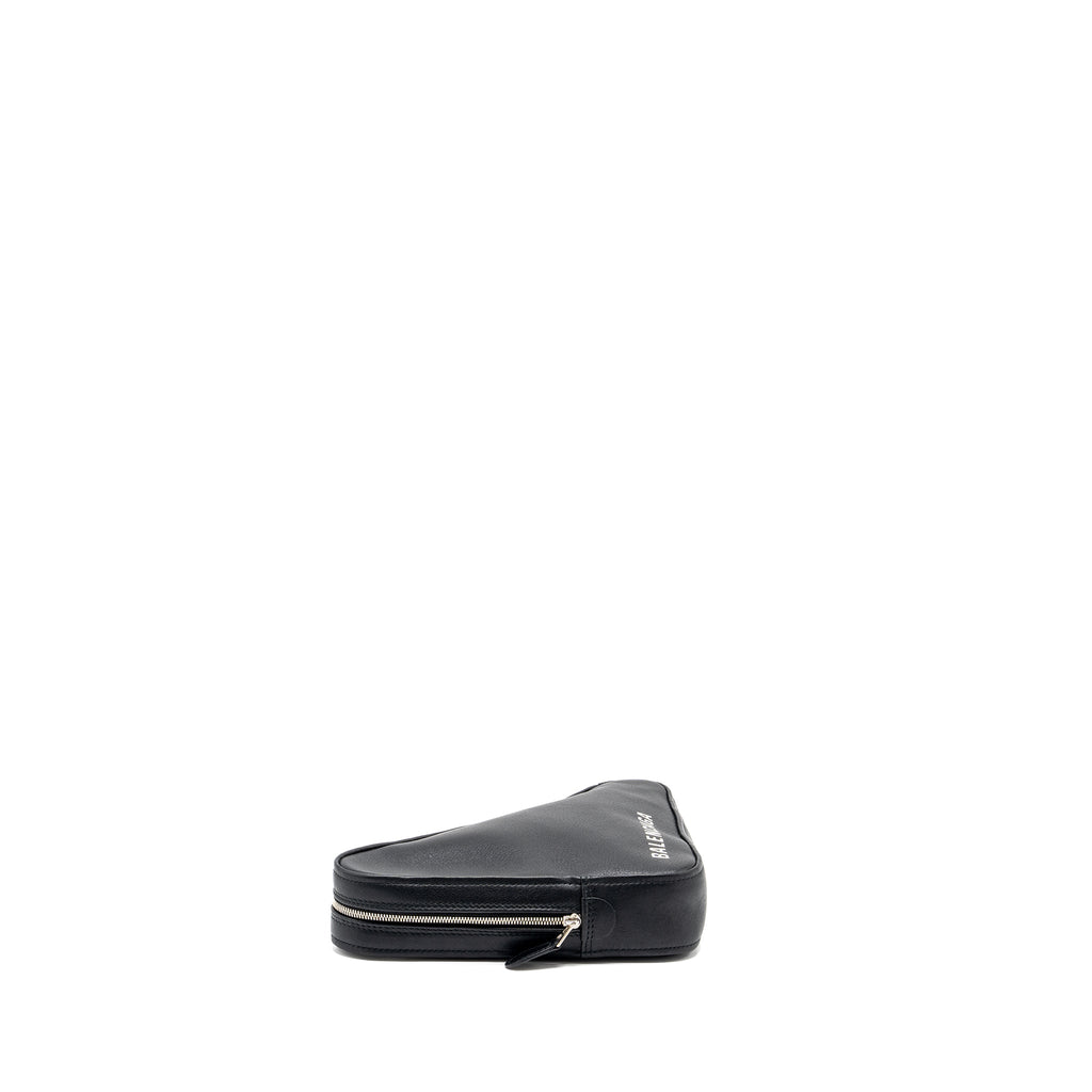 BALENCIAGA TRIANGLE ZIP CLUTCH CALFSKIN BLACK SHW