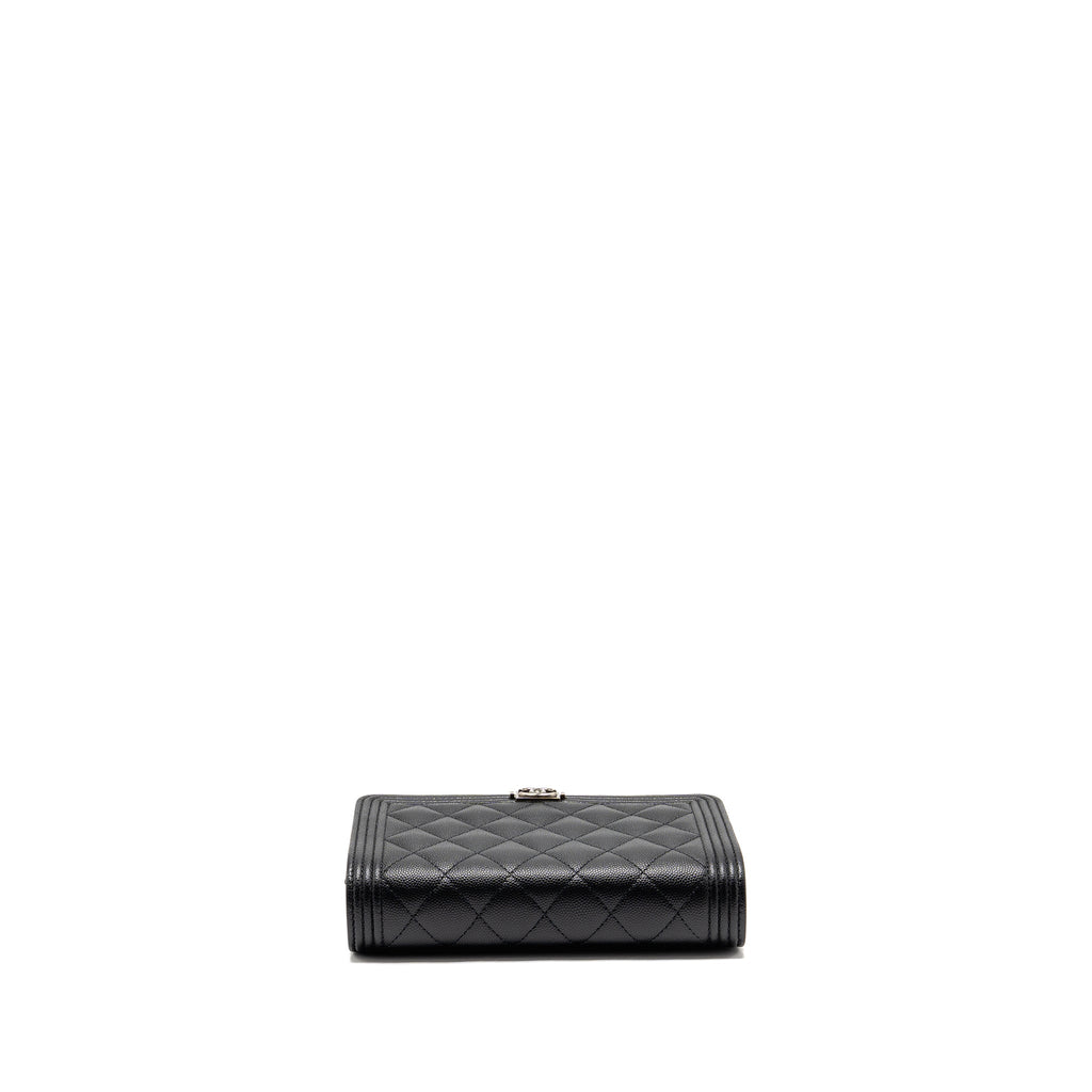 CHANEL BOY WALLET ON CHAIN CAVIAR BLACK RUTHENIUM SHW (MICROCHIP)