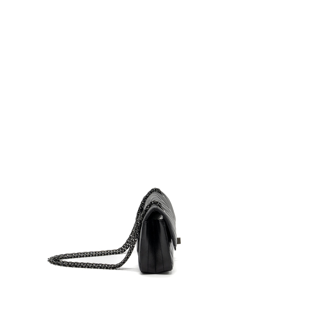 CHANEL MINI 2.55 REISSUE FLAP BAG CHEVRON CALFSKIN SO BLACK (MICROCHIP)