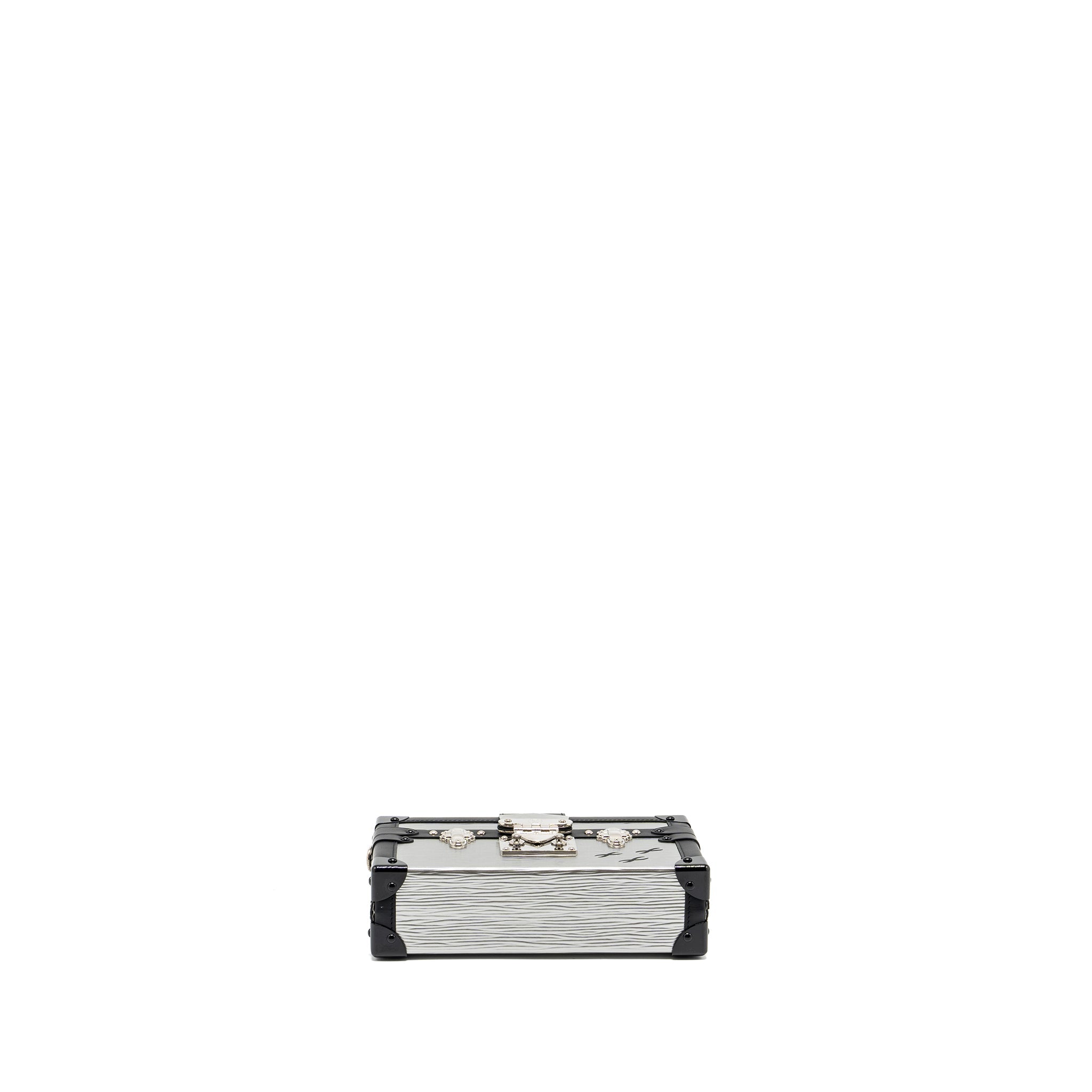 LOUIS VUITTON PETITE MALLE EPI WHITE/BLACK GHW