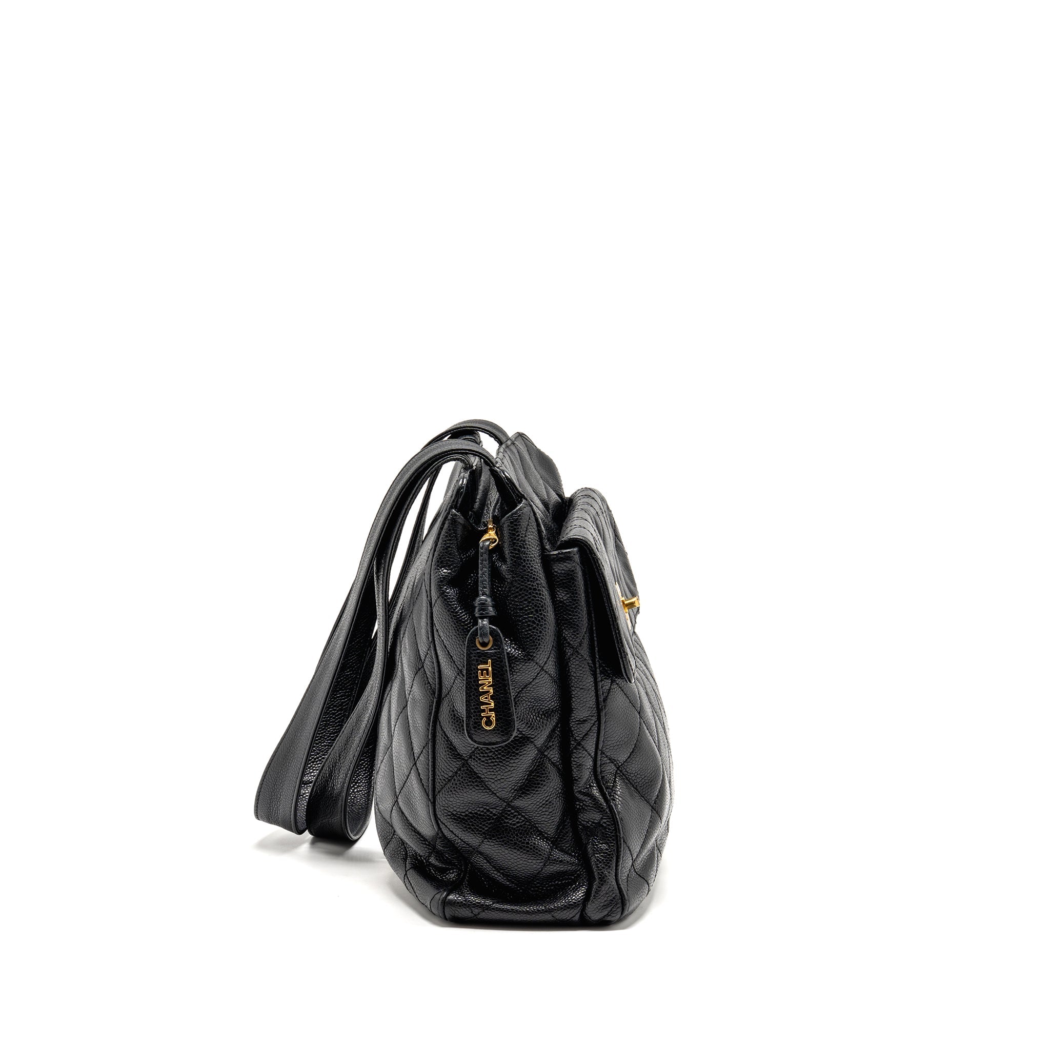 CHANEL QUILTEDE ZIP SHOULDER BAG CAVIAR BLACK GHW