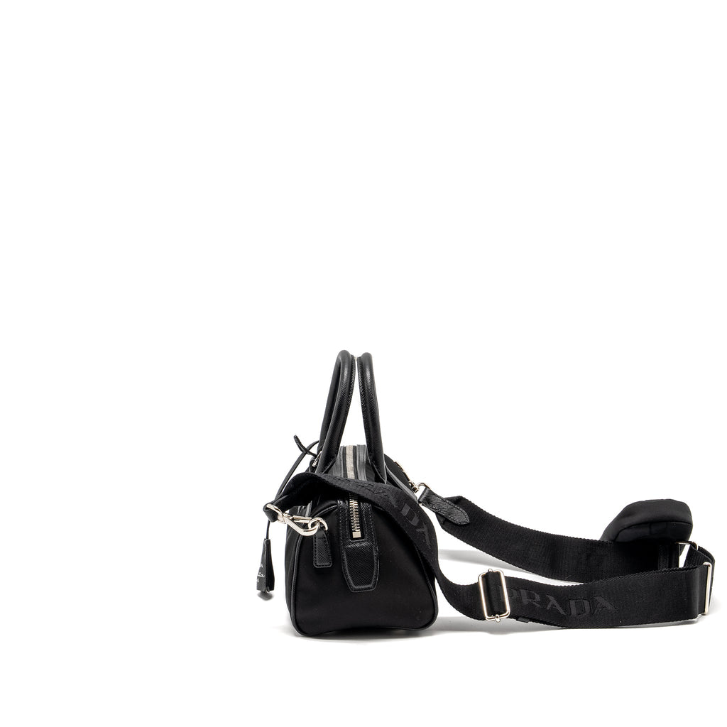 PRADA TOP HANDLE RE-EDITION 2005 NYLON BAG BLACK SHW