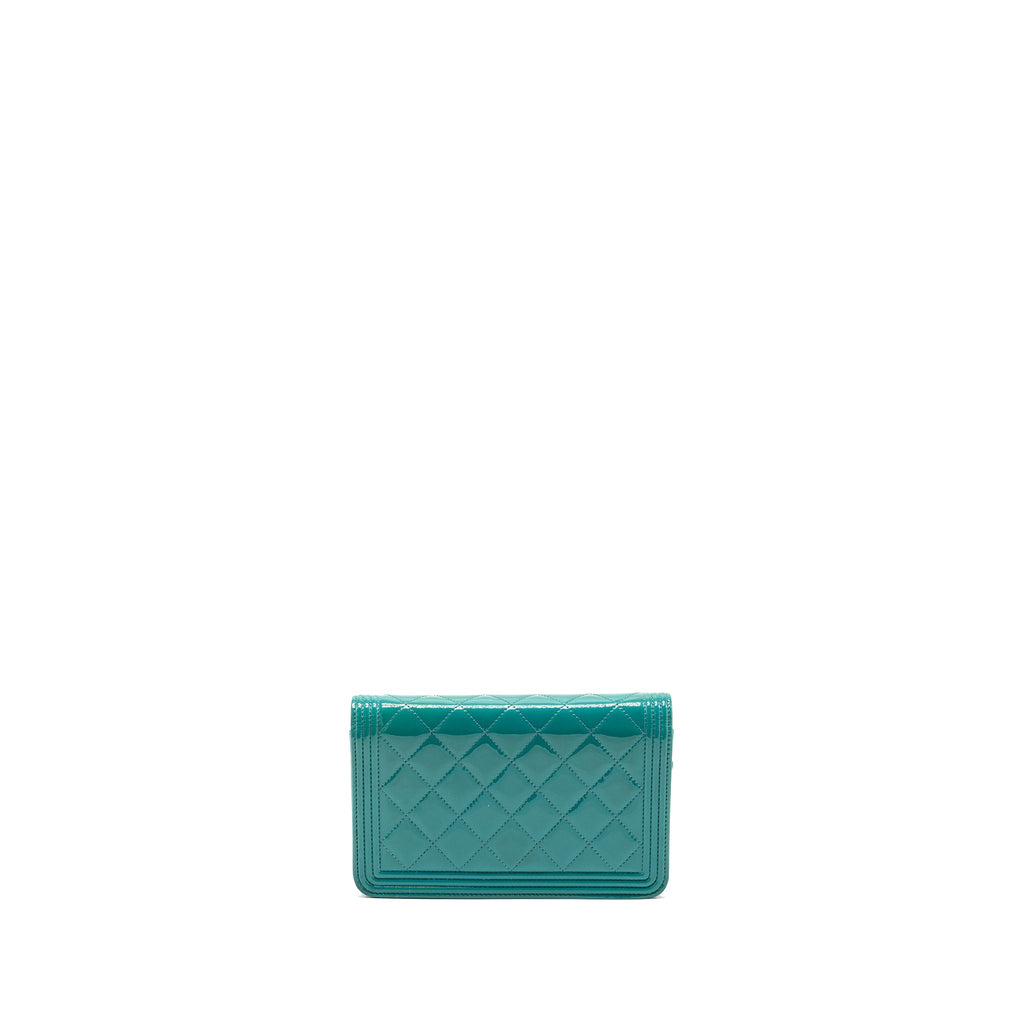 CHANEL BOY WALLET ON CHAIN PATENT GREEN SHW
