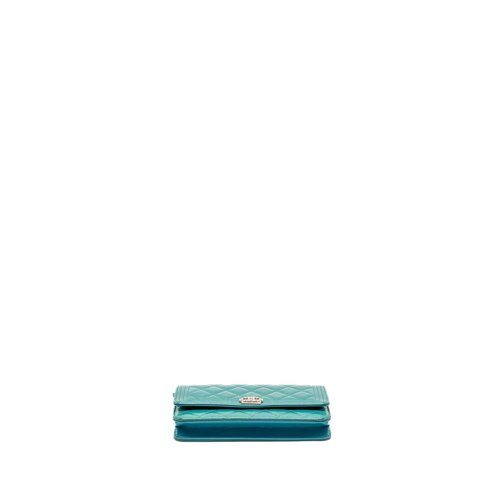CHANEL BOY WALLET ON CHAIN PATENT GREEN SHW