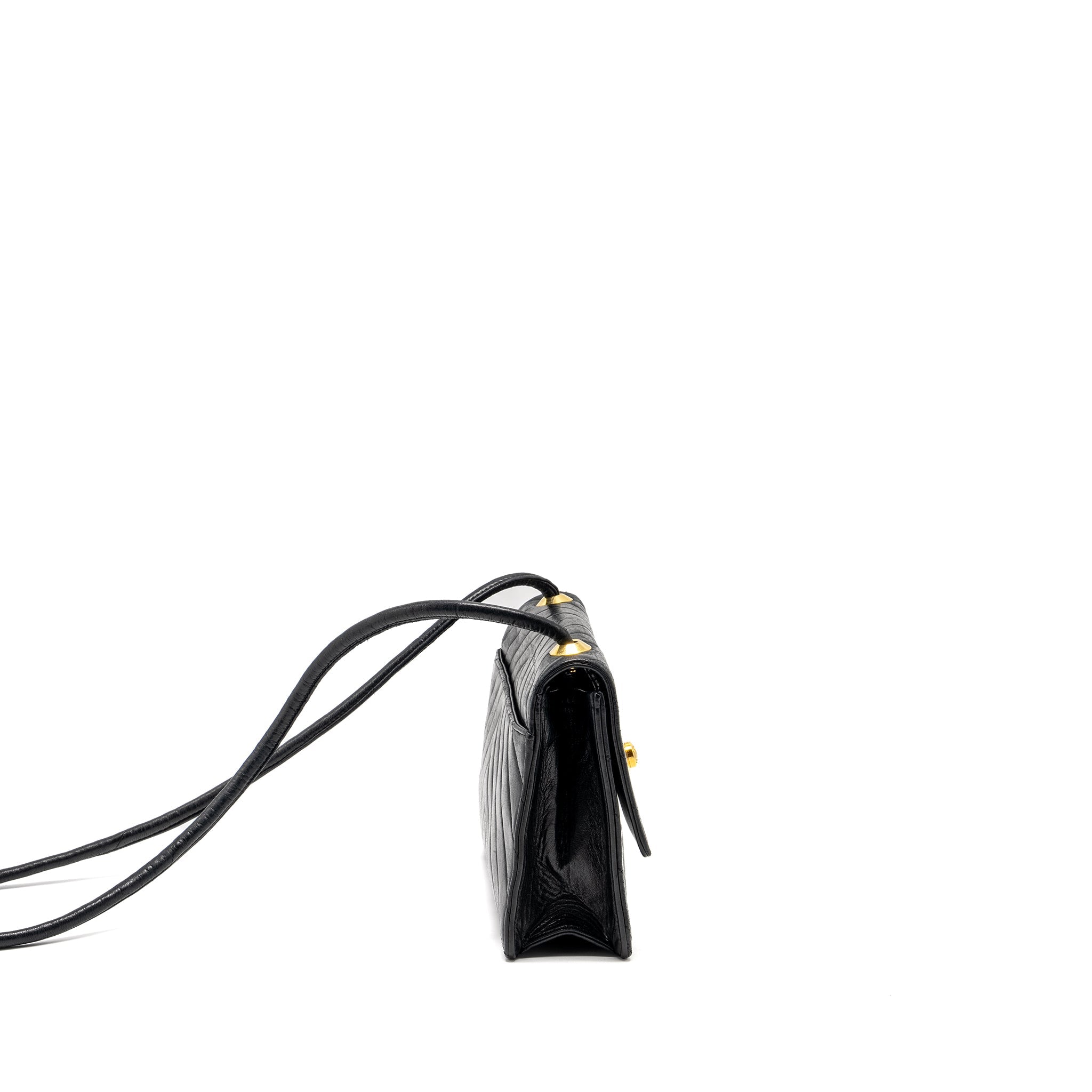 CHANEL VINTAGE CHEVRON FLAP BAG LAMBSKIN BLACK GHW