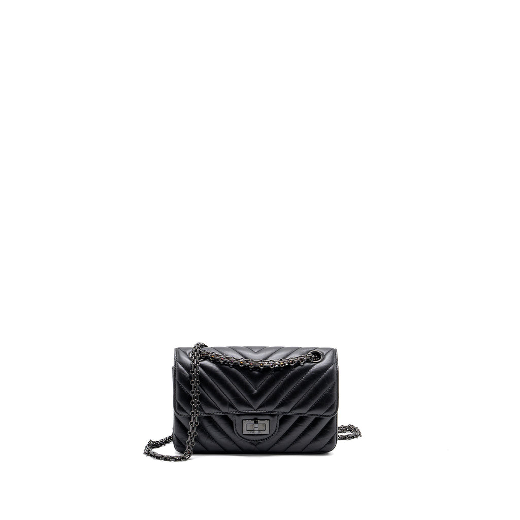 CHANEL MINI 2.55 REISSUE FLAP BAG CHEVRON CALFSKIN SO BLACK