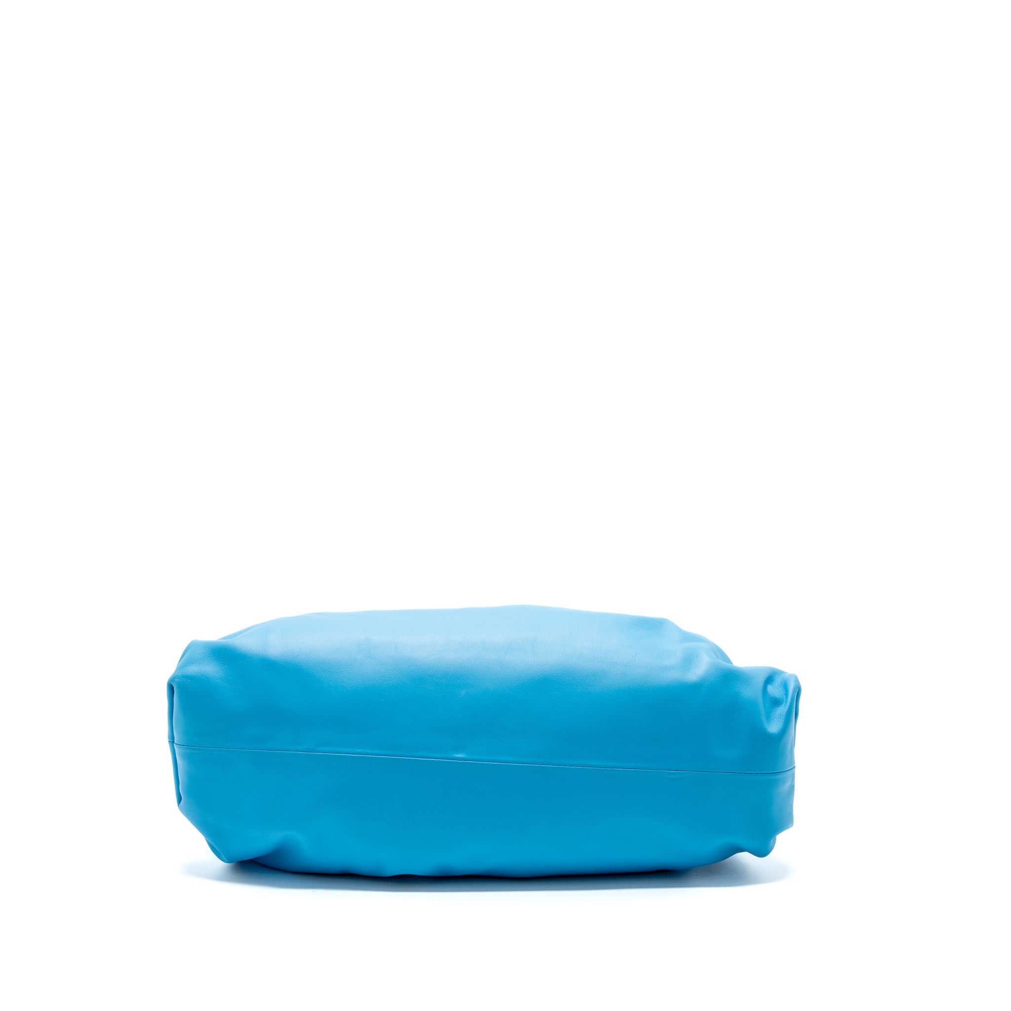 BOTTEGA VENETA THE POUCH CALFSKIN BLUE SHW